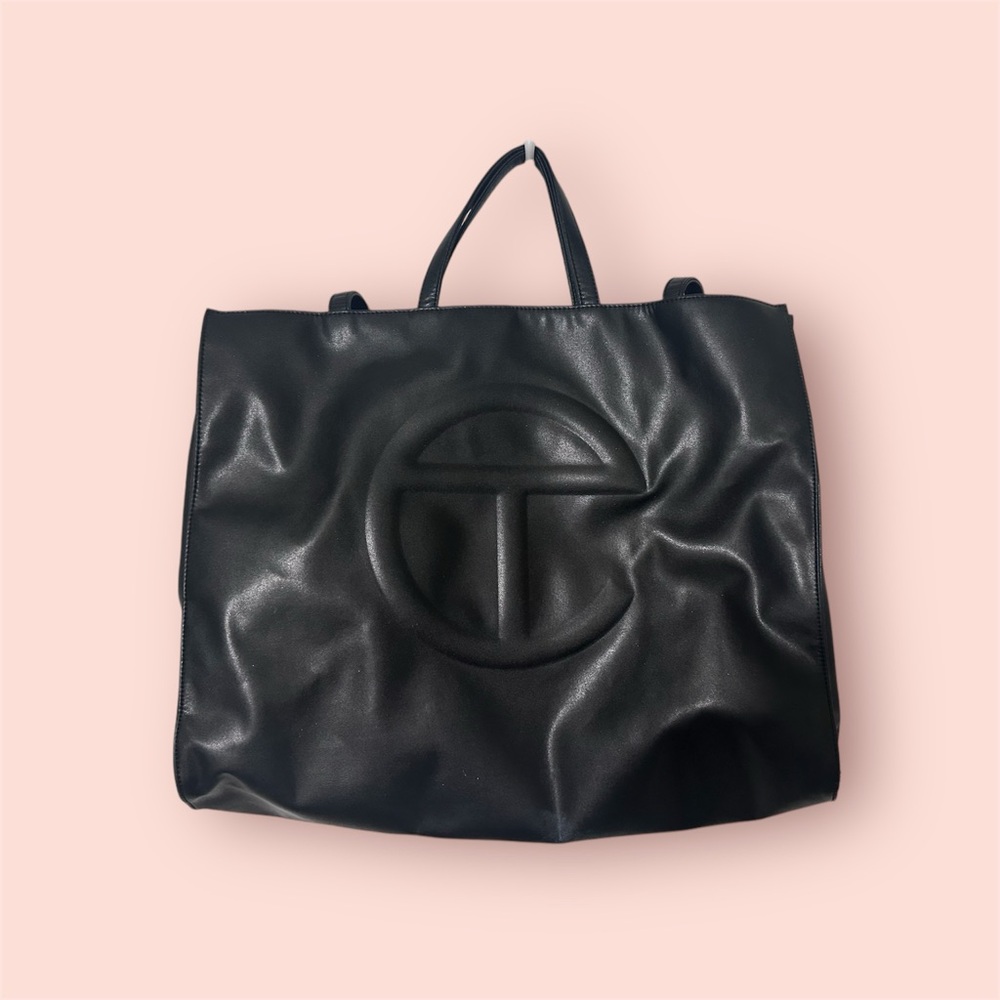 BIG Telfar Black Shopping Bag

This is the big bag btw